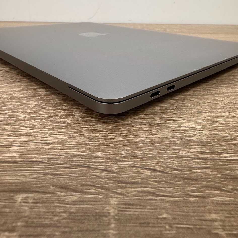 Apple MacBook Pro 2020 13" M1 / 8Gb / SSD 256Gb (код: M0633)