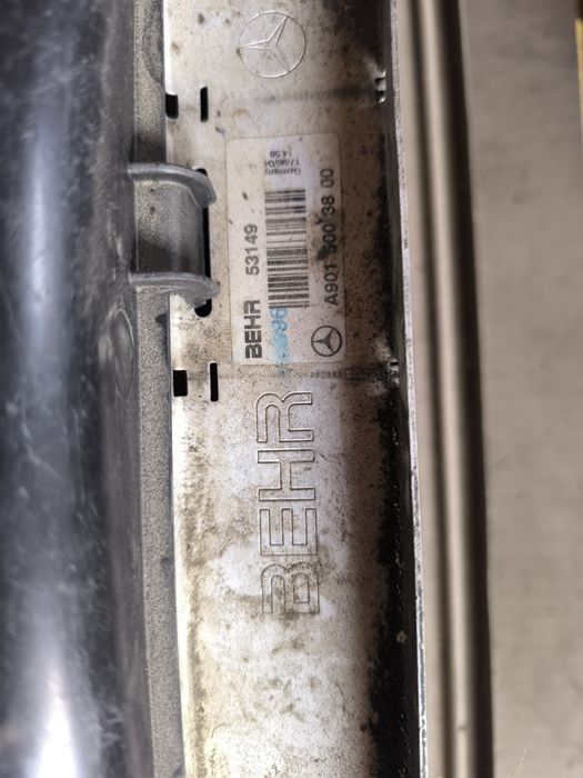 Продам радіатор охолодження Sprinter 2000-2006 років з АКПП Оригінал