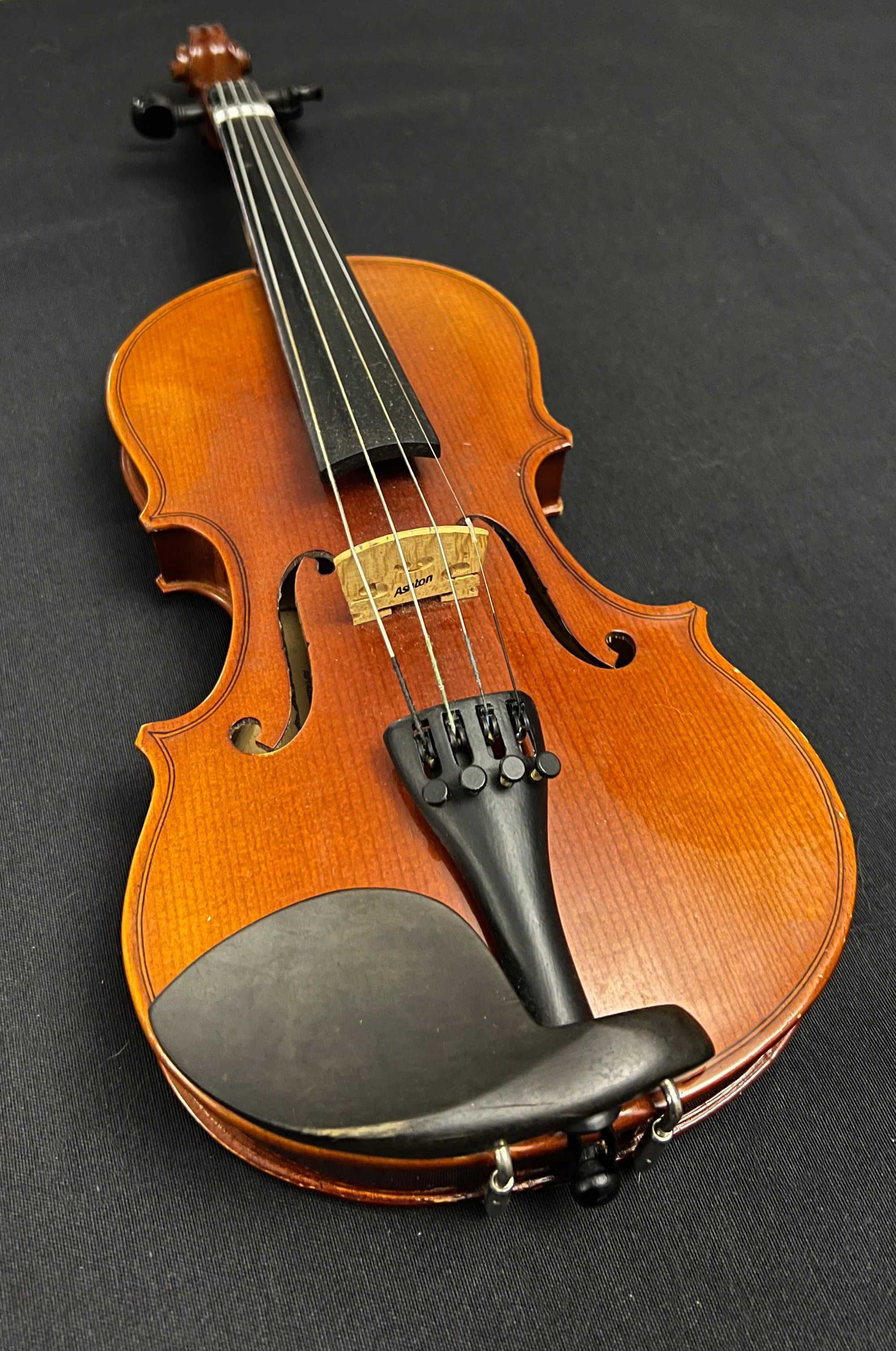 Violino 1/4 com mala e almofada p/ ombro