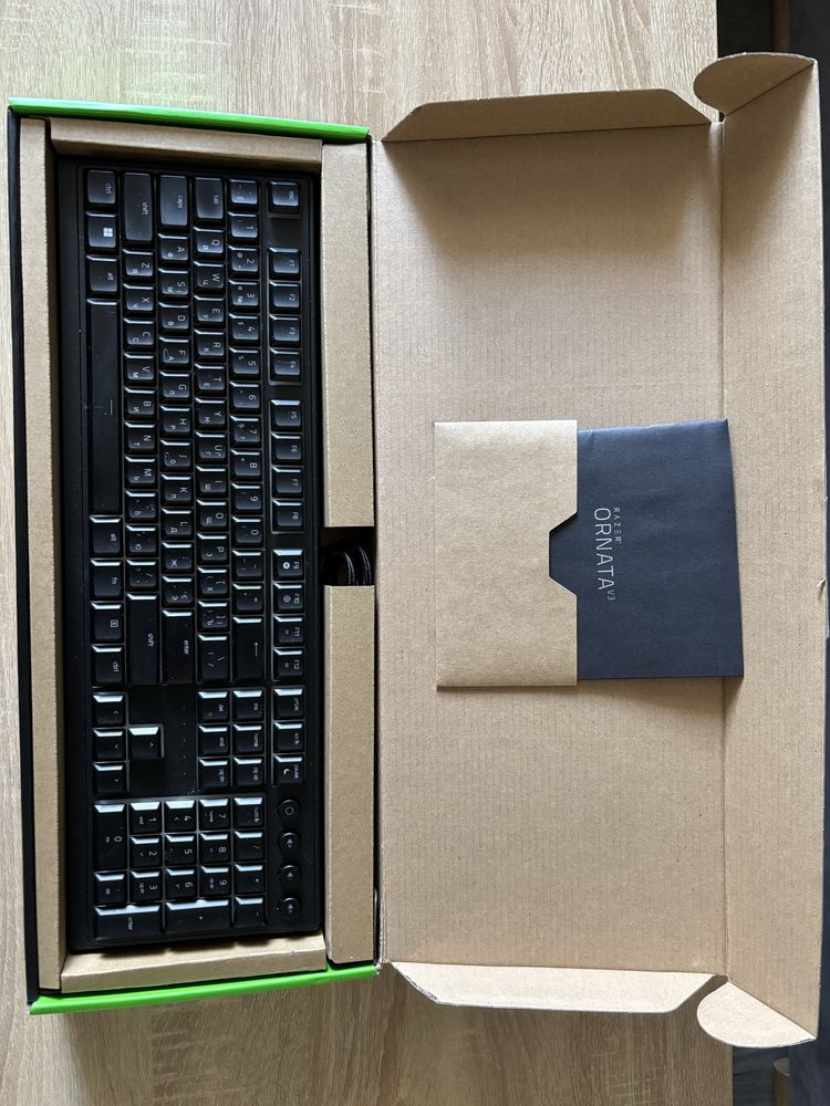 Клавіатура Razer oranta v3