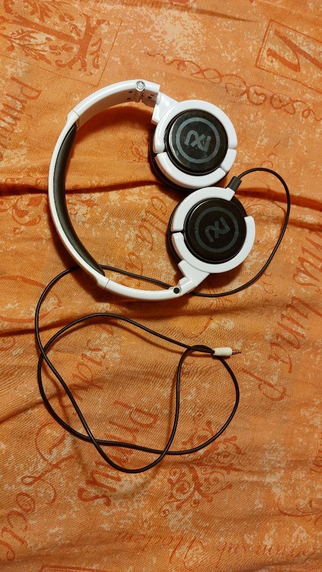 Kultowe słuchawki Skullcandy 2xl Phase, składane