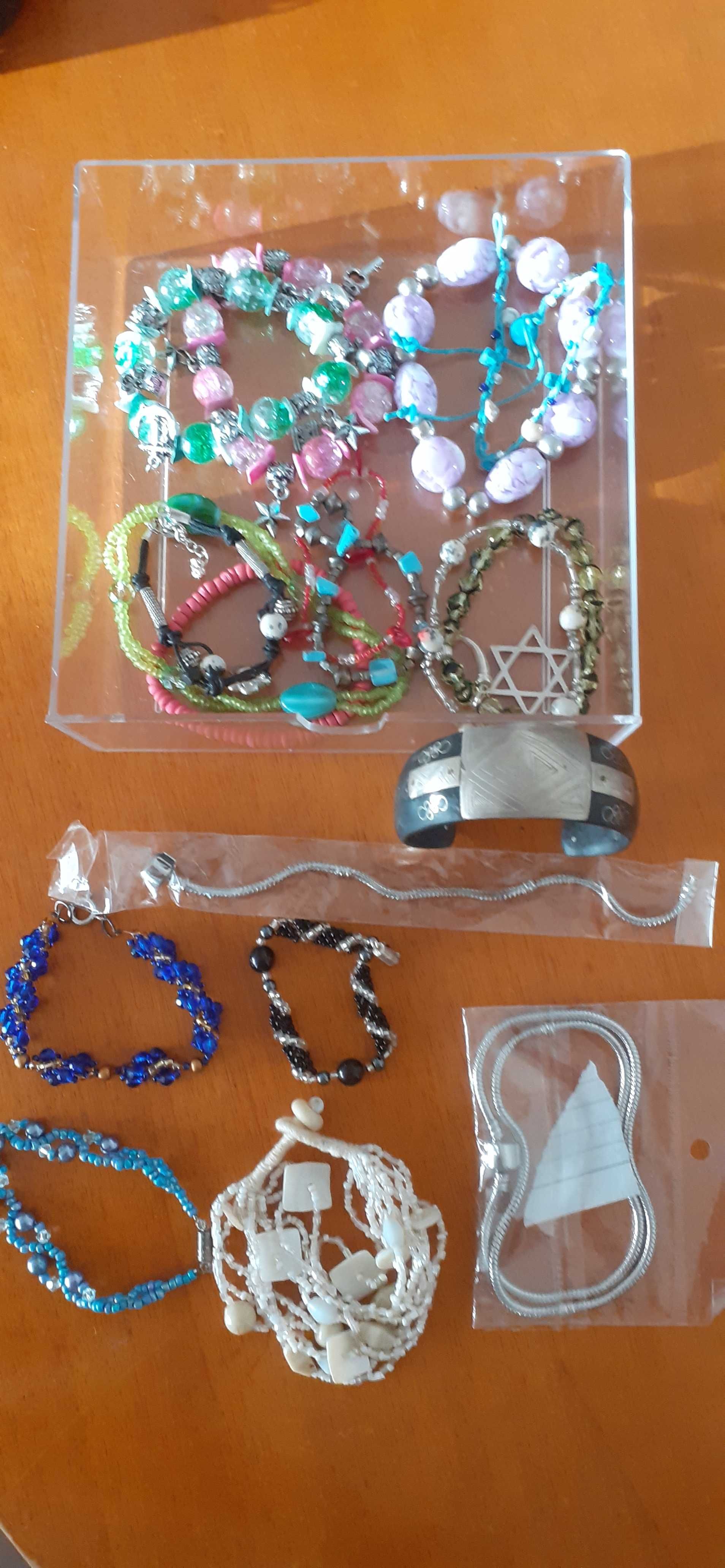 Pulseiras diversas