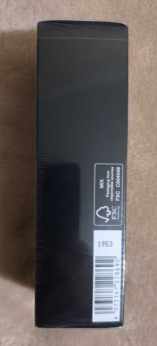 Нова основа під макіяж Sensai Glowing Base. Оригінал