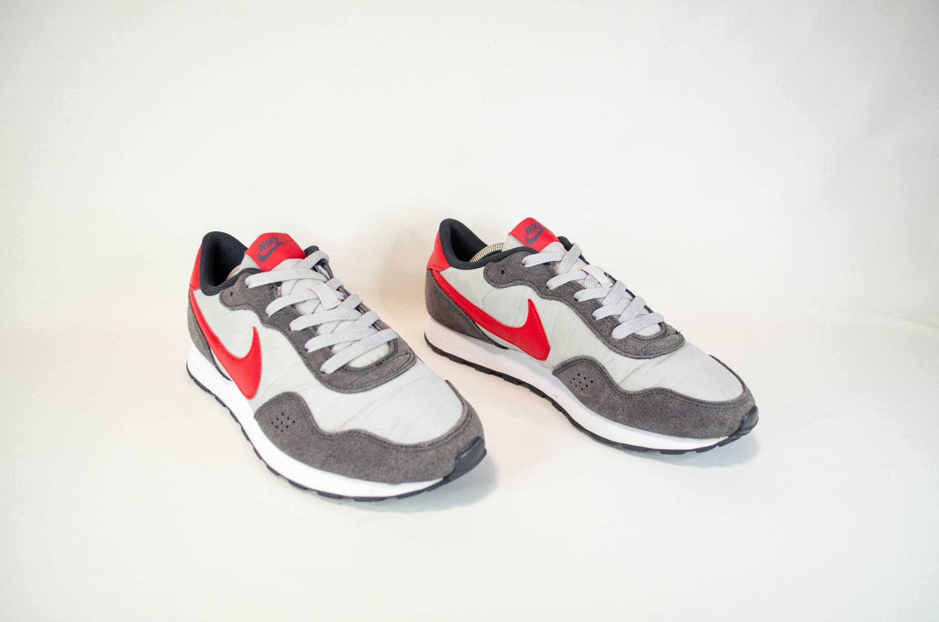 Nike MD VALIANT Кроссовки для бега Оригинал! Размер 39-40 25 см