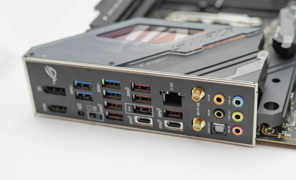 Asus ROG STRIX Z790-E Gaming Wi-Fi s1700, Z790, PCI-Ex16 (з нюансом)