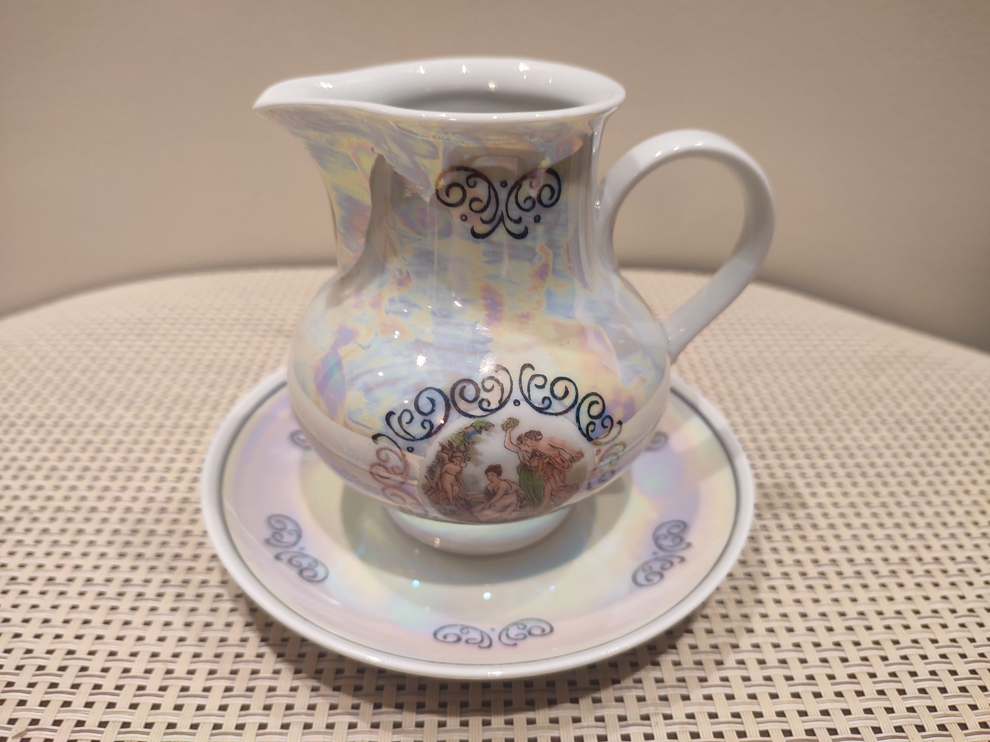 Śliczny stary mlecznik porcelana Ilmenau