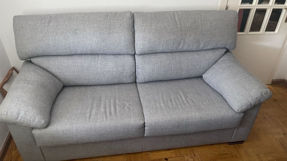 Sofá de dois lugares