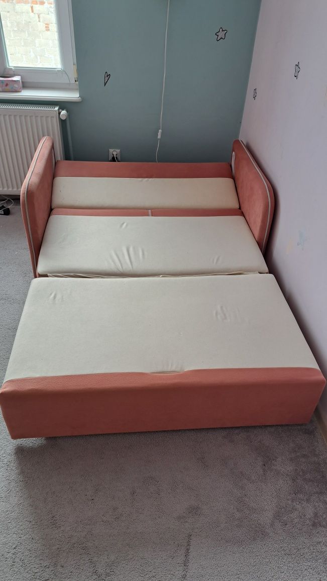 Używaną rozkładana sofa