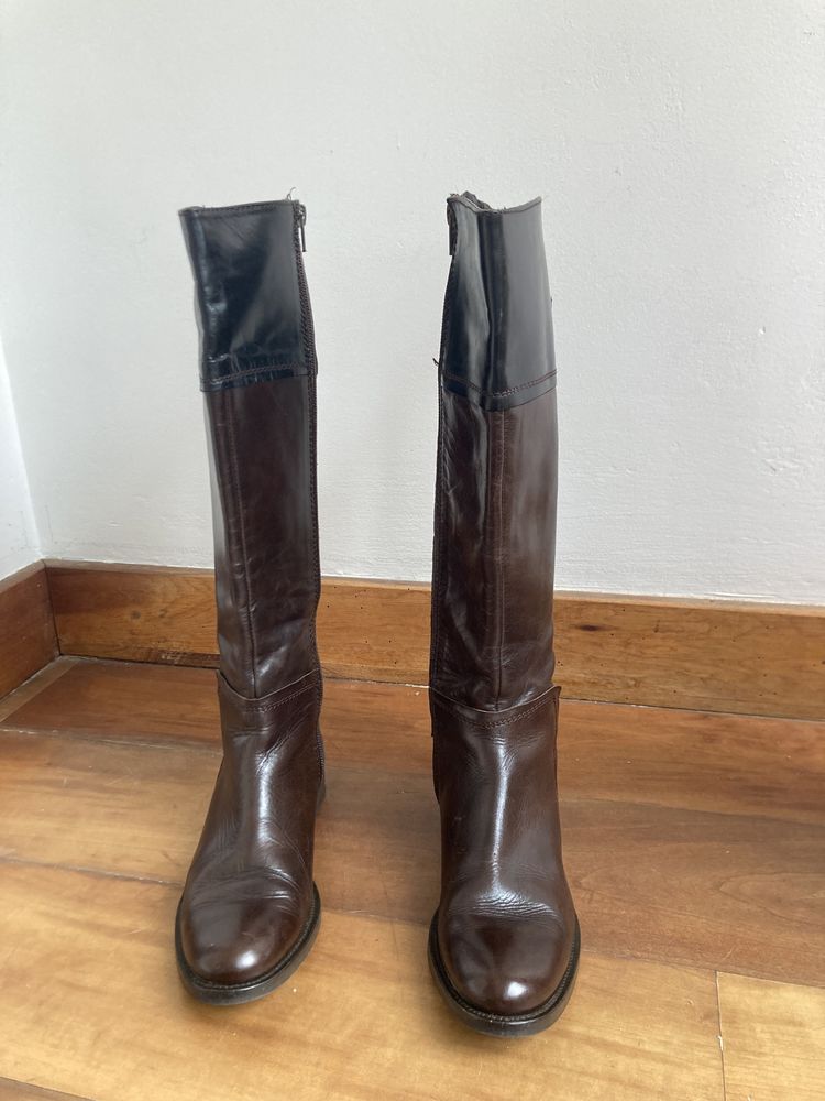 Botas em pele, castanhas, cano alto, marca Foreva, no 36, pouco uso