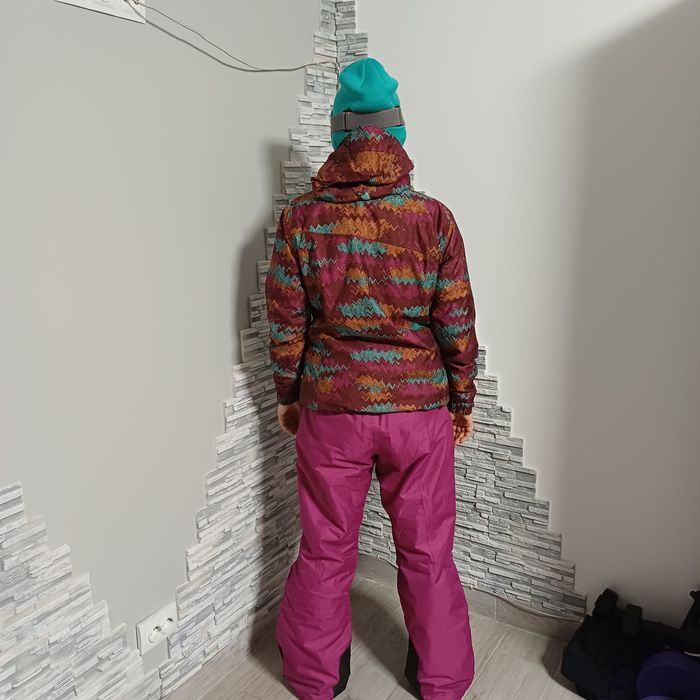 Лижний  модний костюм  розмір М  дуже класний