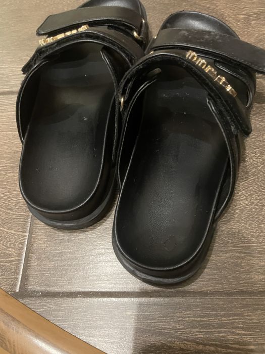 Босоніжки,тапки guess чорні