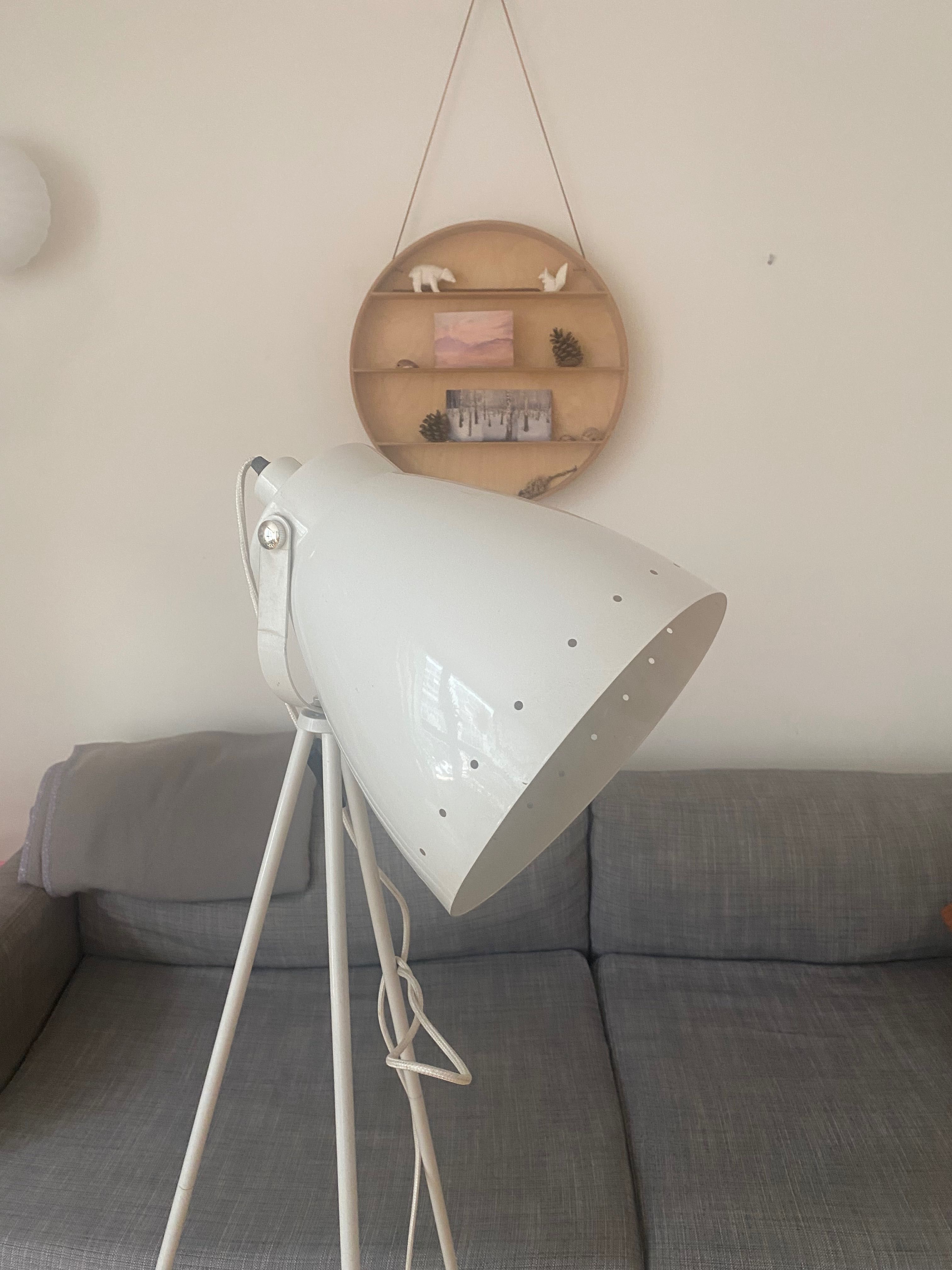 Designerska lampa stojąca Åhlens