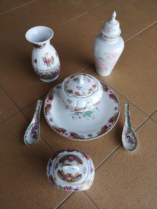 Loiça em porcelana.