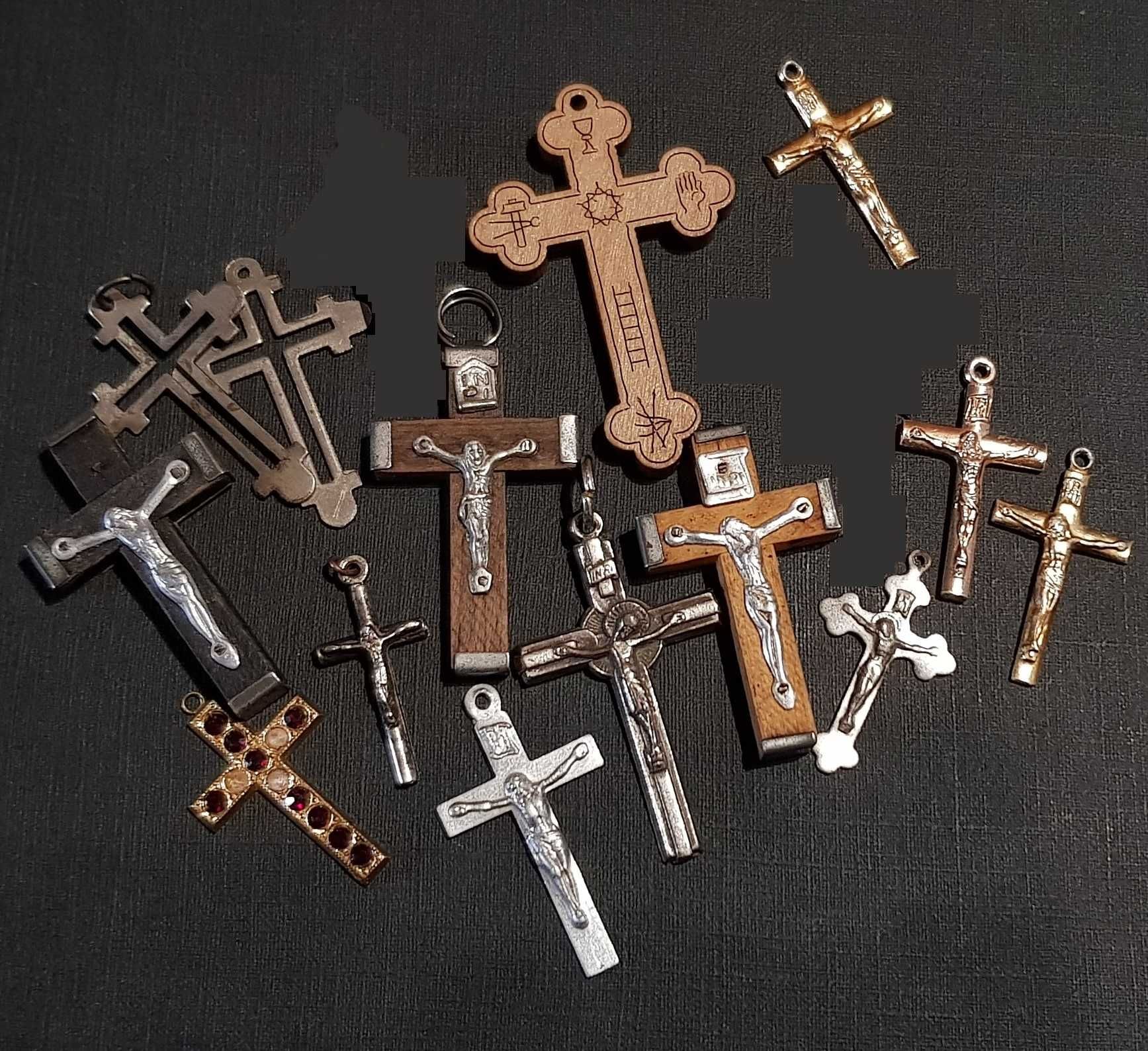 Zestaw krzyżyków rzymskokatolickich, 14 sztuk