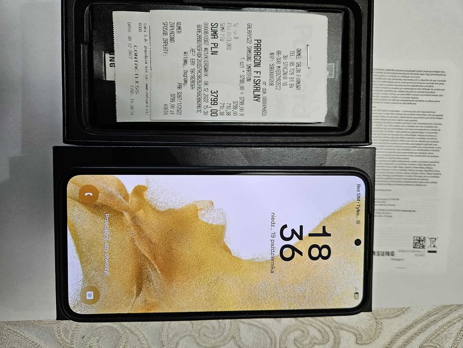 Telefon Samsung Galaxy S22 pamięć RAM to 8 GB  256 GB  i ETUI GUES