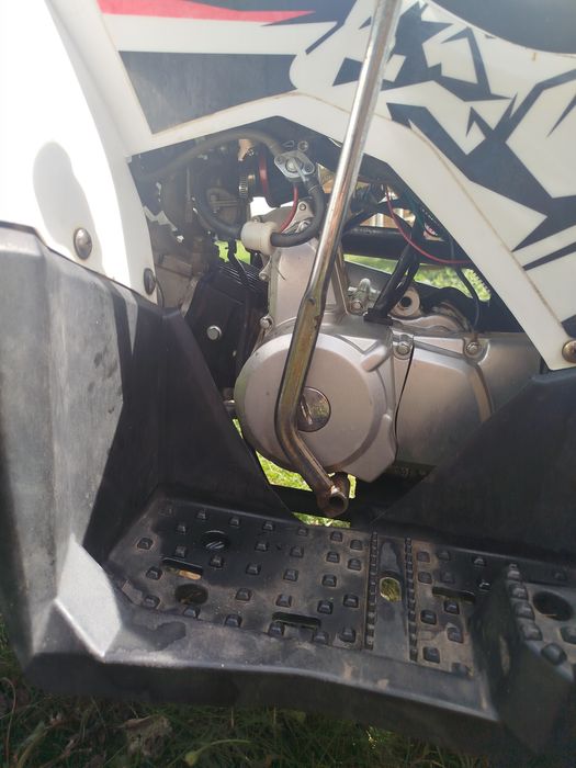 Продам квадроцикл  400км