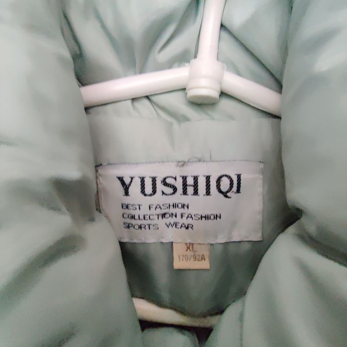 Жилетка м'ятного кольору S-М