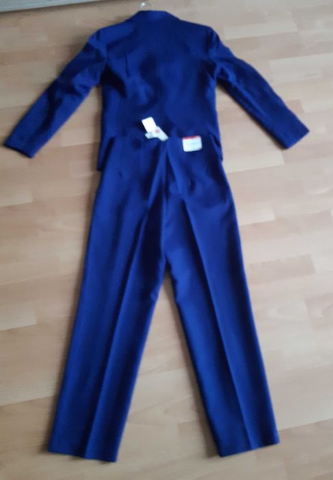 Garnitur damski ze spodniami