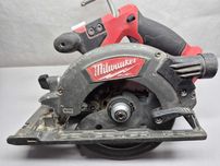 Pilarka tarczowa Milwaukee M18 CCS55; Madej S.C. Igielna Jasło