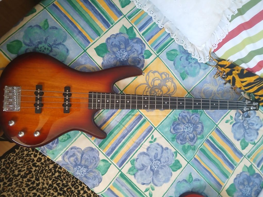 Baixo Ibanez GSR180-BS