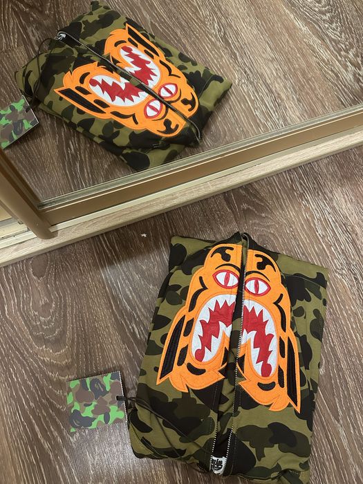 продаю zip-hoodie bape tiger