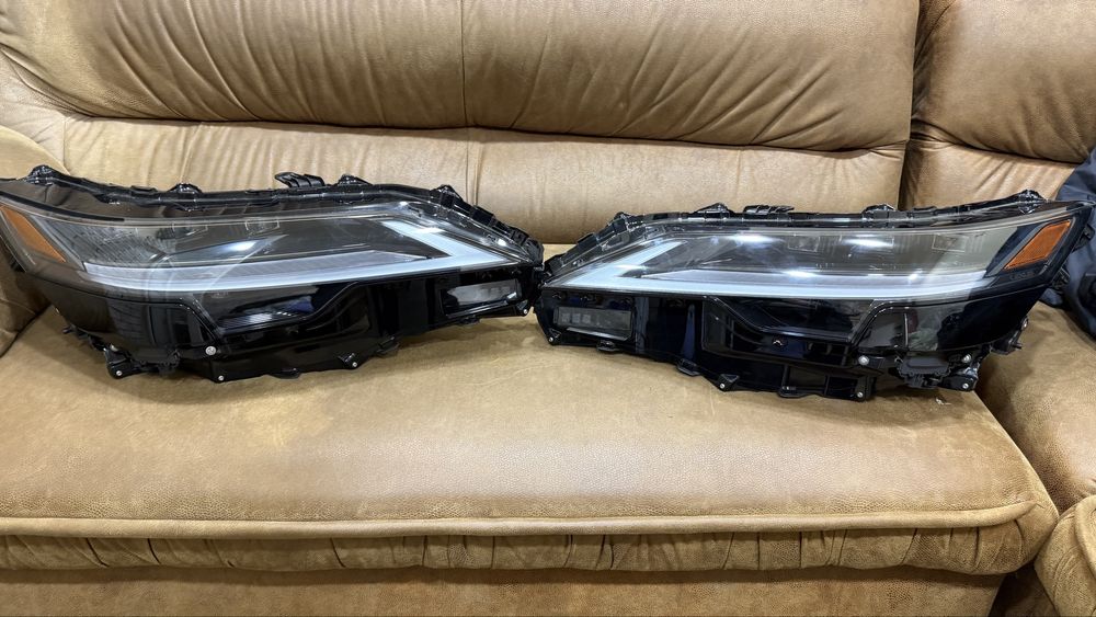 Фари Lexus RX300 RX350h RX450h 2024