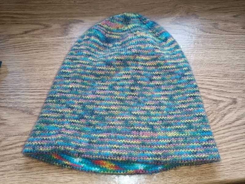Czapka na drutach wełna kolorowa, dwustronna