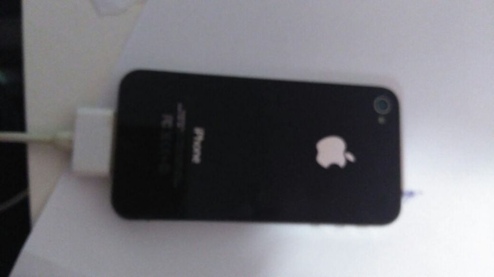 Vendo iphone 4 de 8 gb e um sony