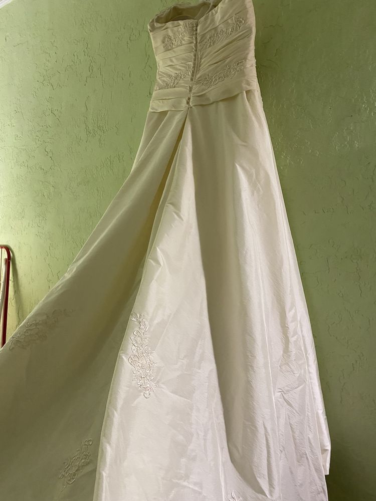 Ellizabeth Passion весільна сукня