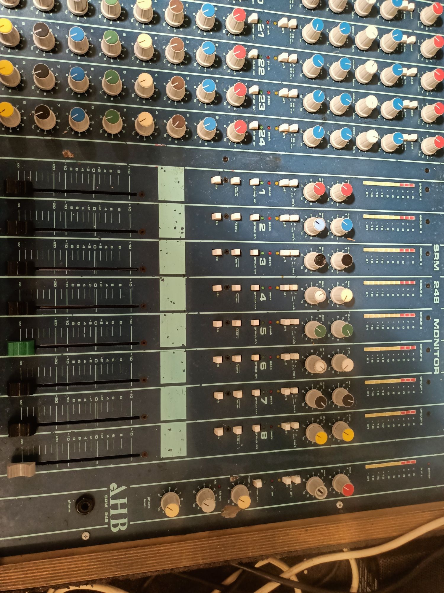 Mixer monitorowy AHB SRM 24B klasyk ideał