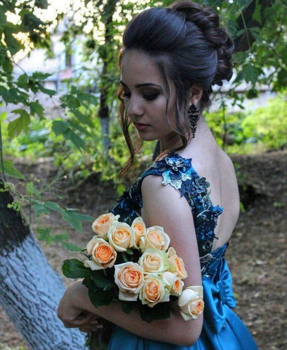 Продам випускну сукню