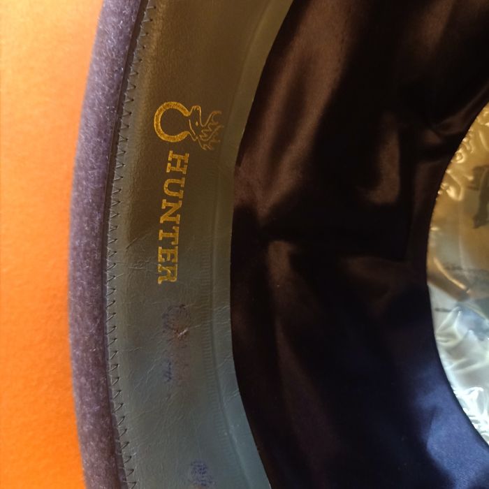 Kapelusz marki Hunter do własnego ułożenia. Rozmiar 57 . Farge 77