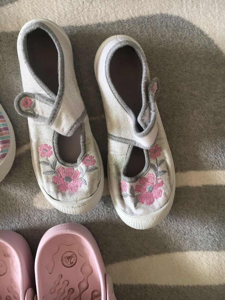 Buty dla dziewczynki kapcie klapki 30 32 crocs 3 pary zestaw