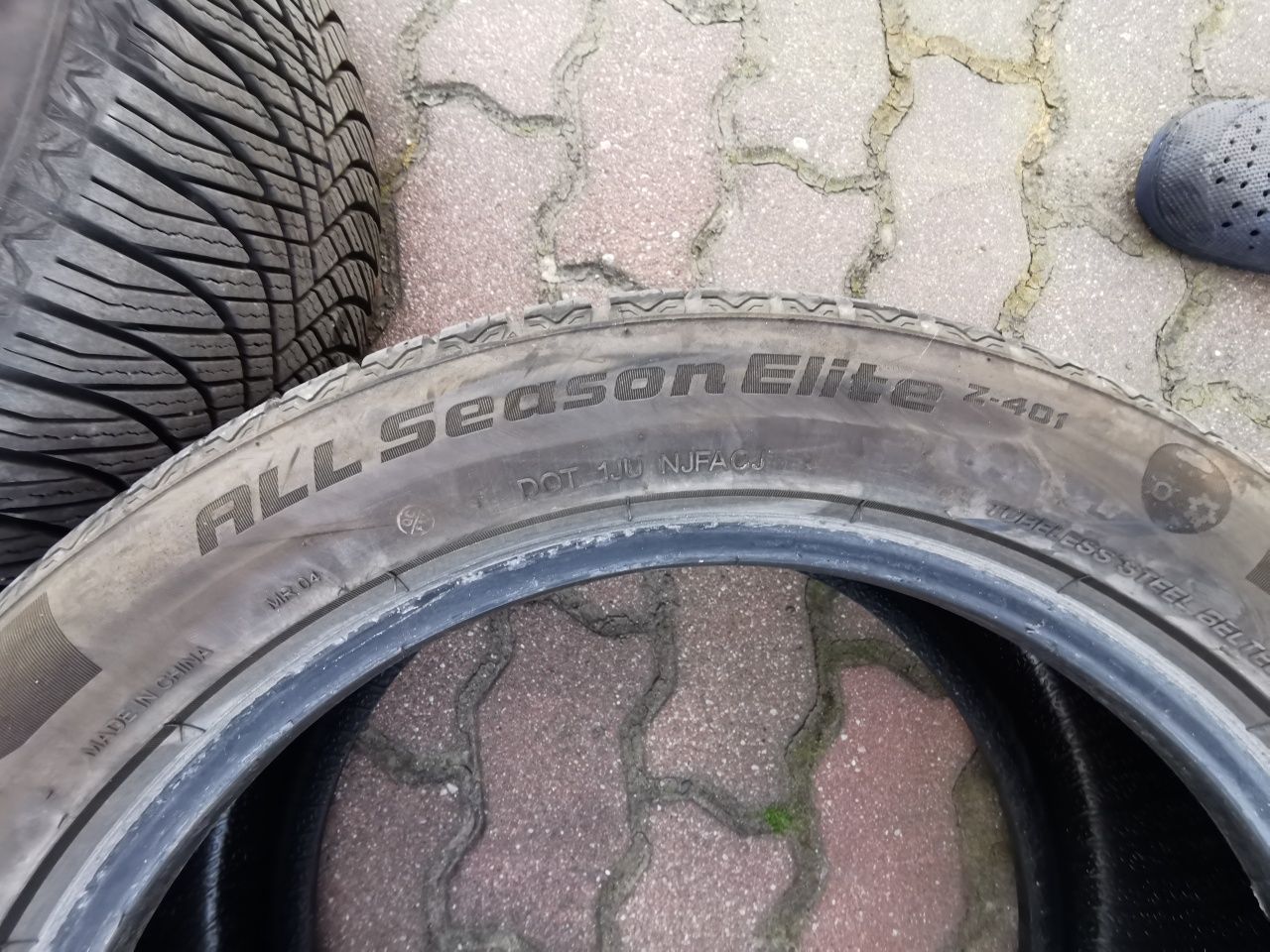 Opony całoroczne wielosezonowe 245/45 R17 Goodride All Season Elite
Al