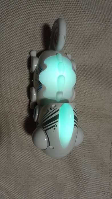 Робот-хамелеон. Іграшка.