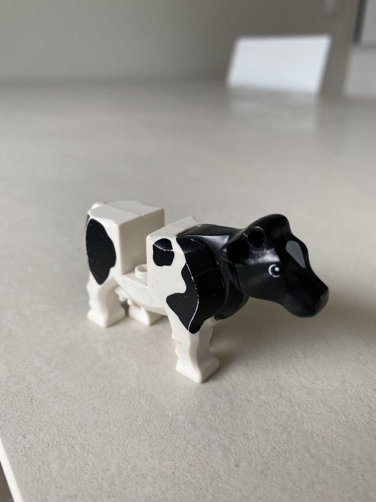 Figurka krowy z Lego