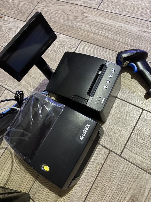 Zestaw drukarka fiskalna, drukarka do etykiet i skaner