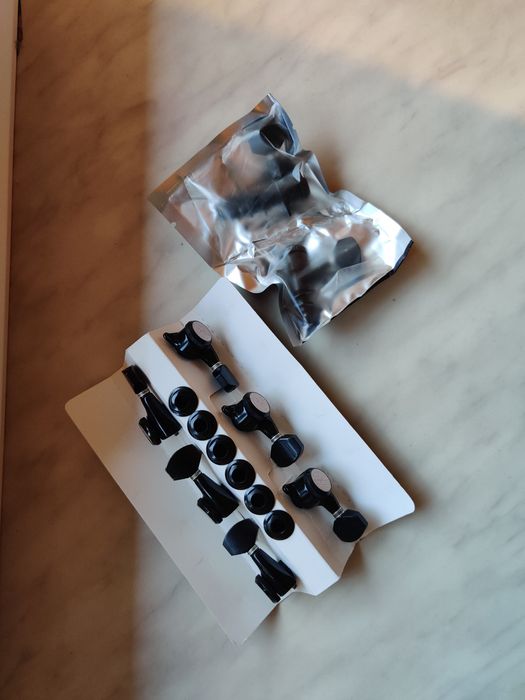 Klucze blokowane Guyker 4R + 4L do gitary 8 strunowej