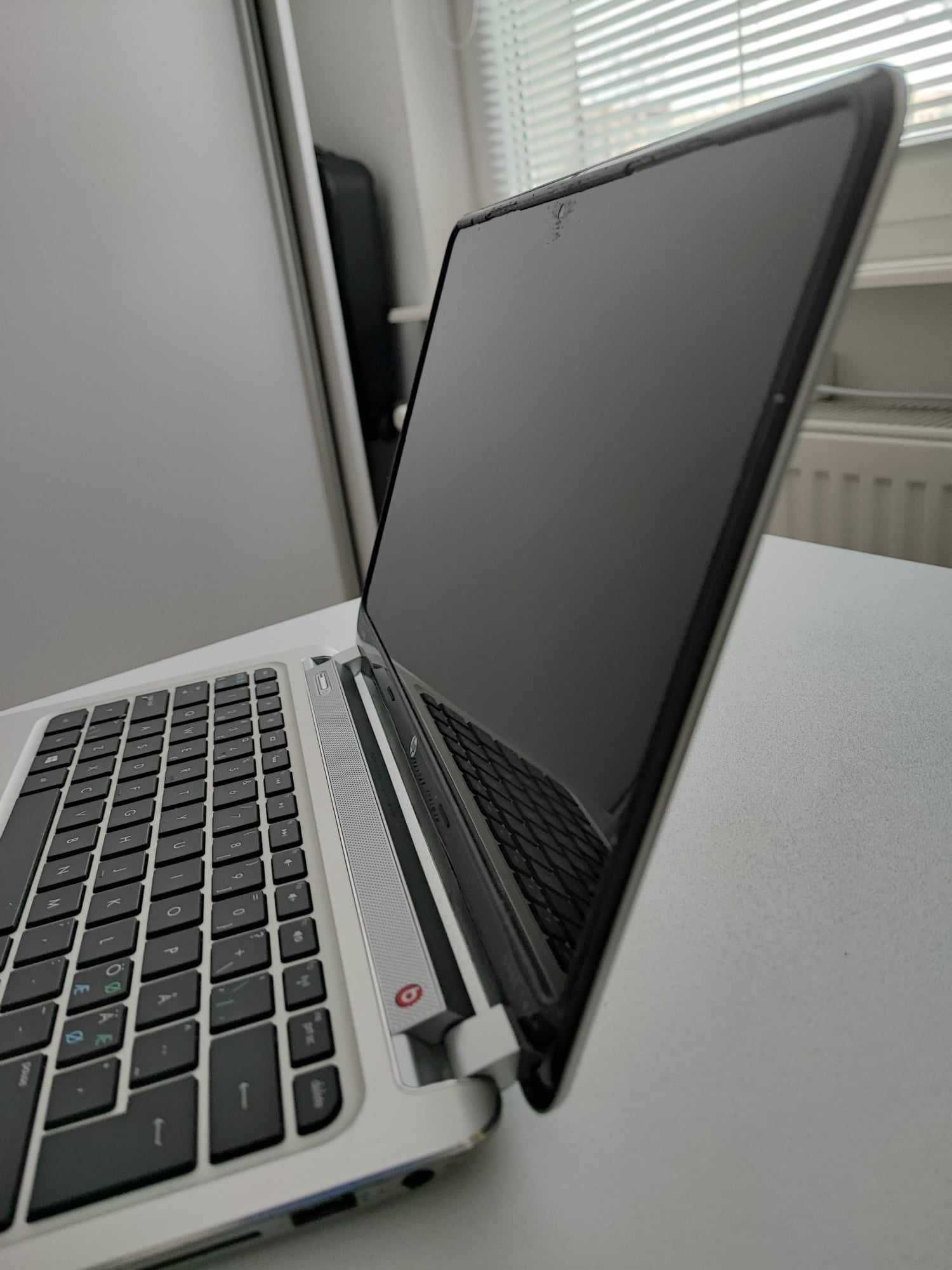 Laptop Spectre XT Pro 13-b000