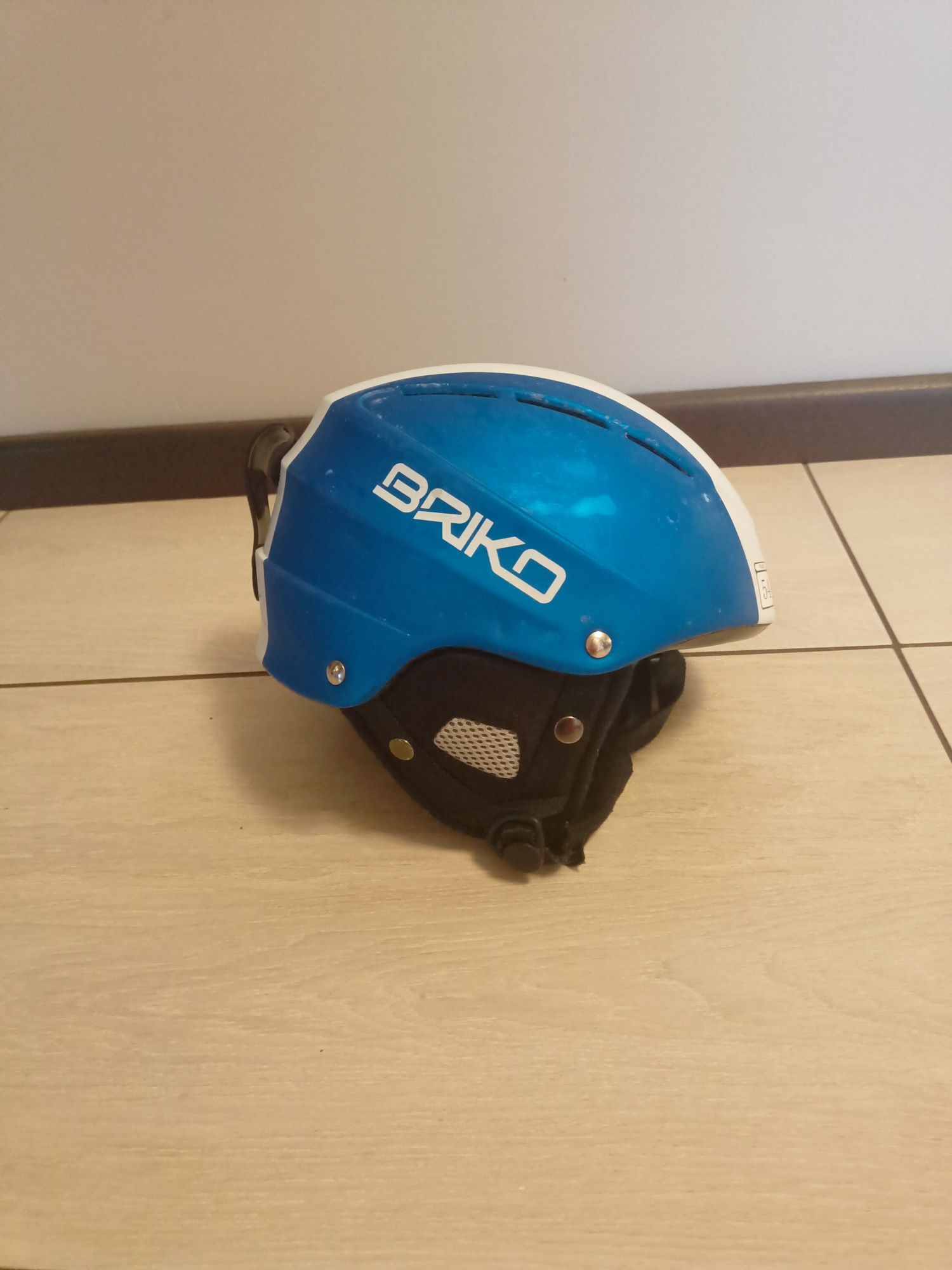 Kask narciarski dla dzieci briko