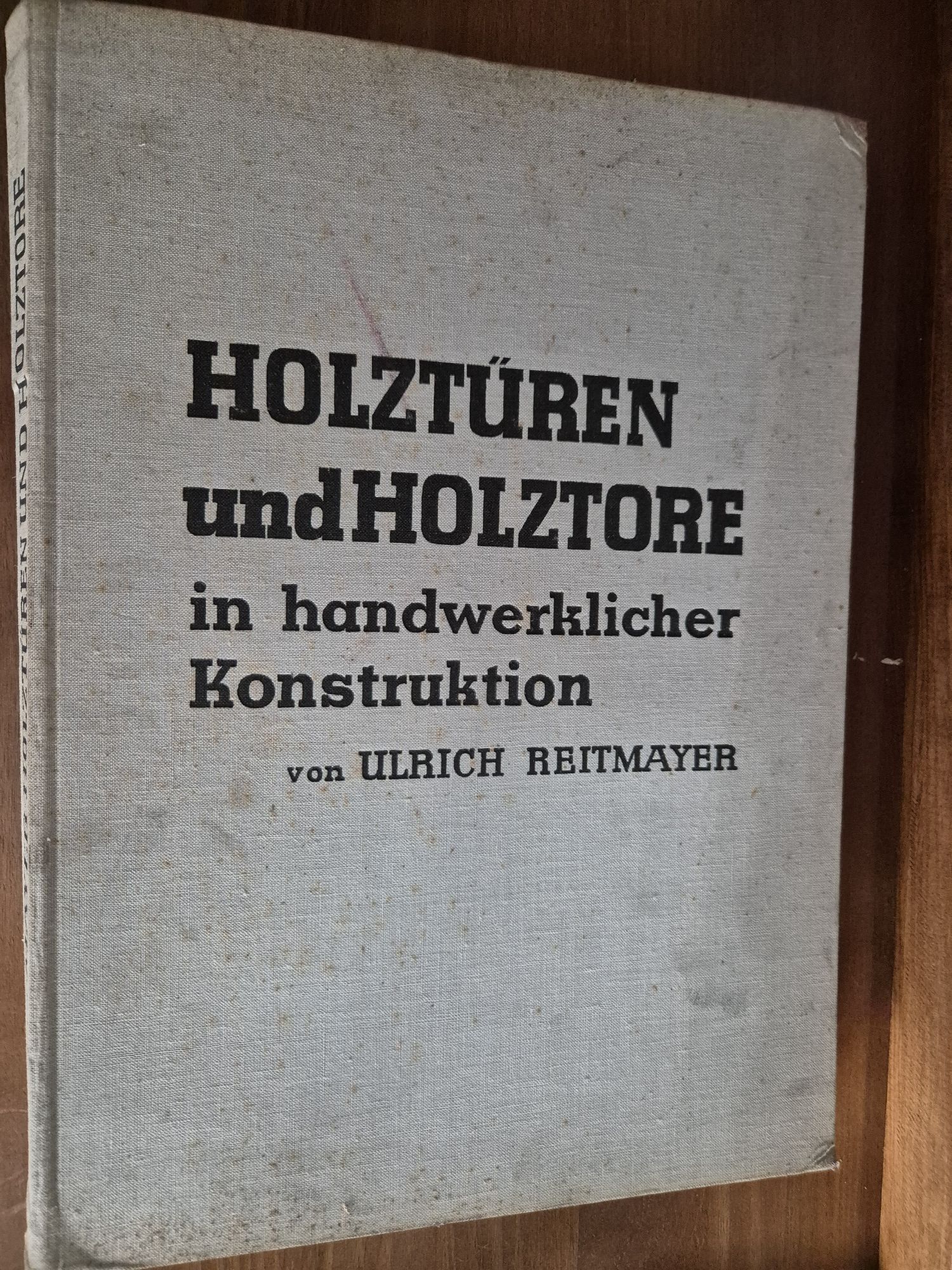 Holztüren und Holztore in handwerklicher Konstruktion - 1951