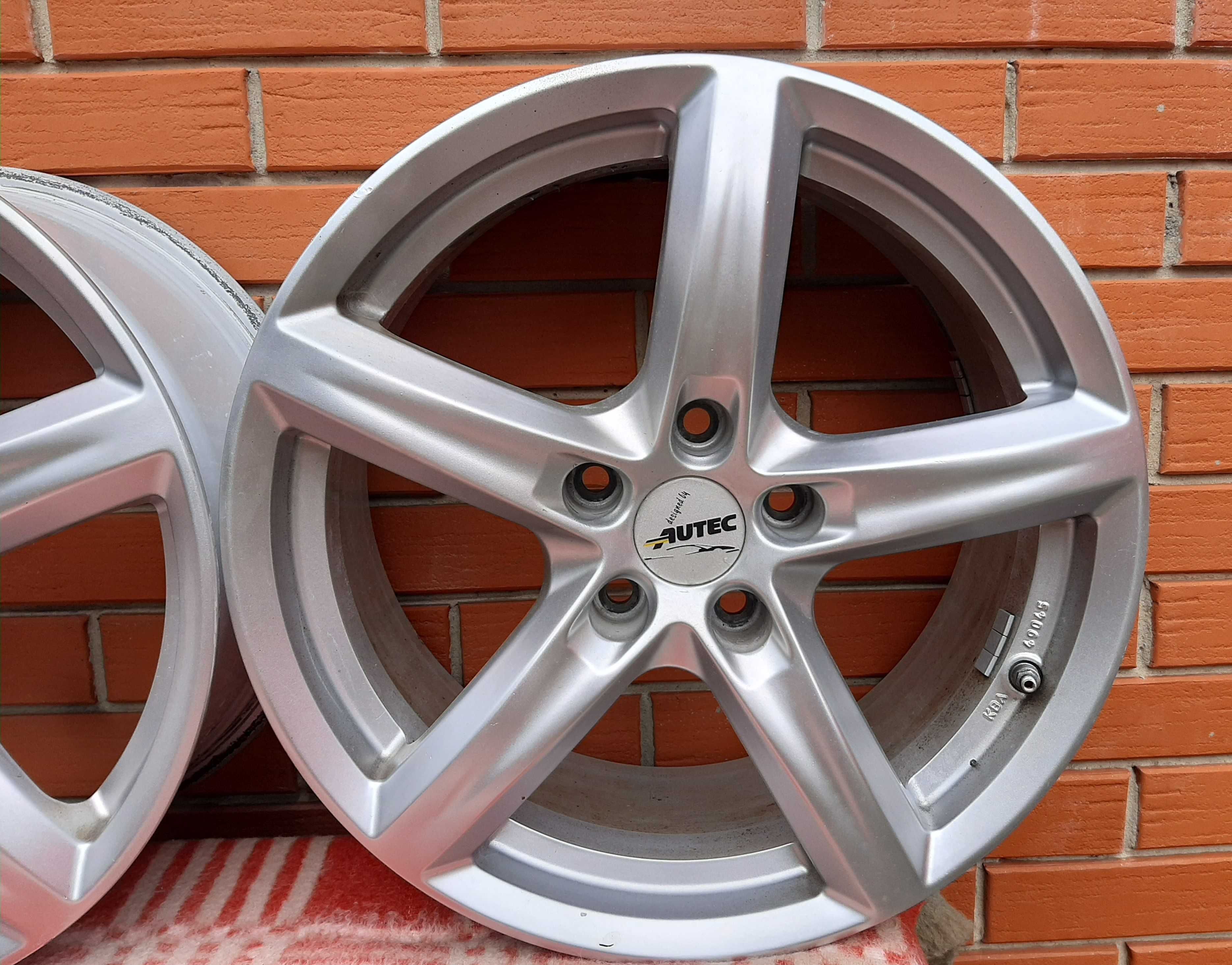 Диски Аutek модель Brock Alloy Wheels 7. J  5x R17 ET 45
