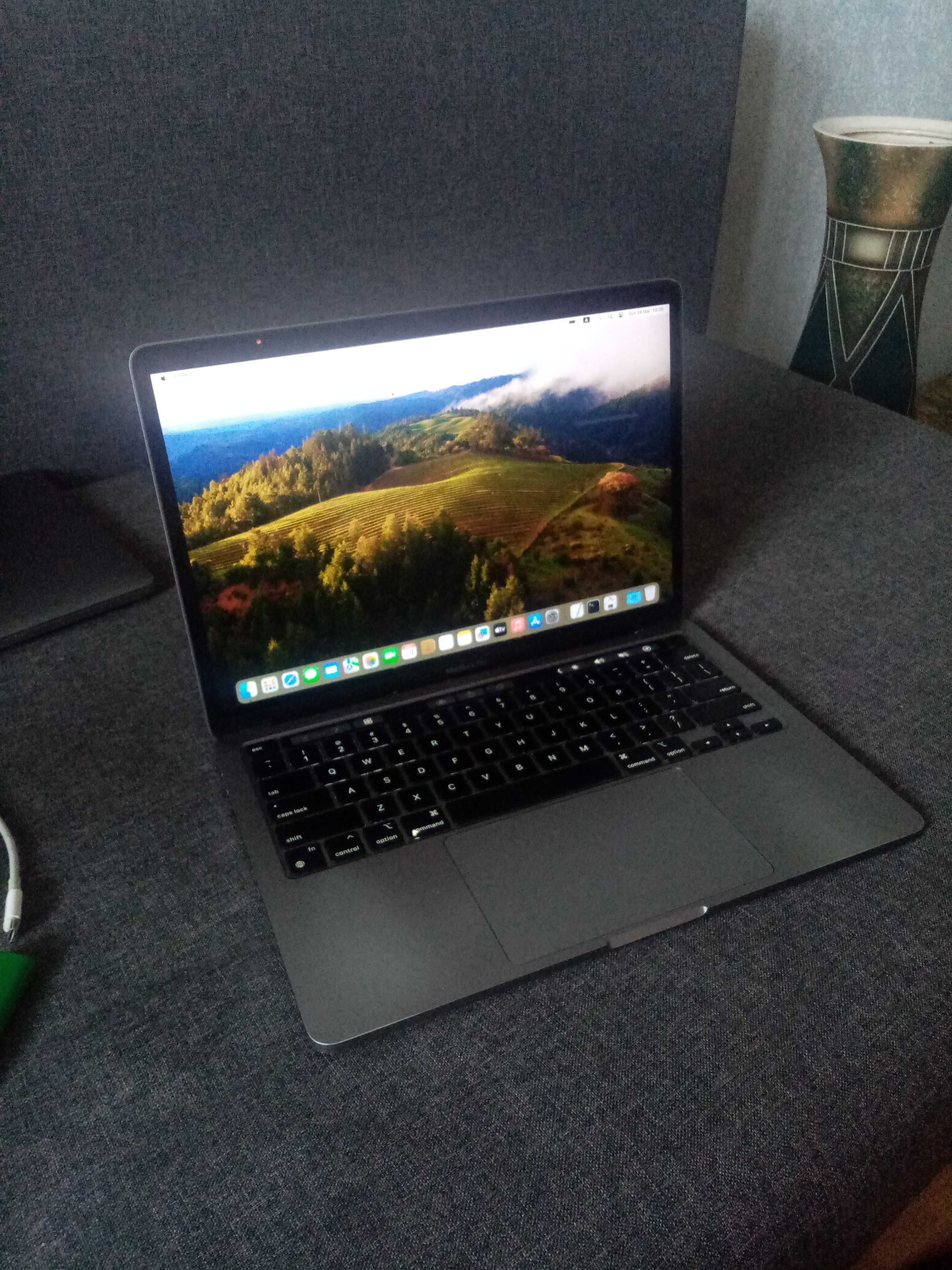 Продам свой MacBook pro M1 13", 8 gb / 256 gb