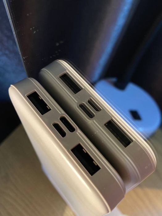 Продам повербанк 8000