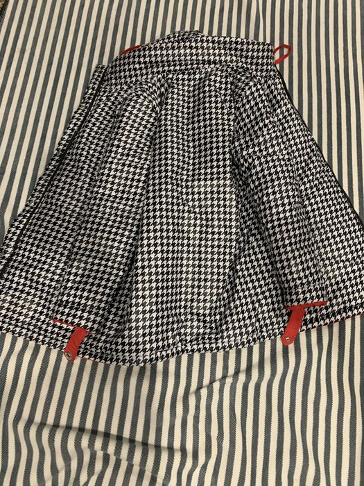 Зимова двостороннЯ куртка ,червоного коліру