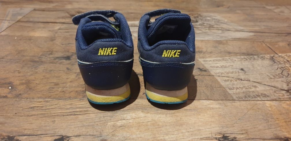 Nike MD Runner 2