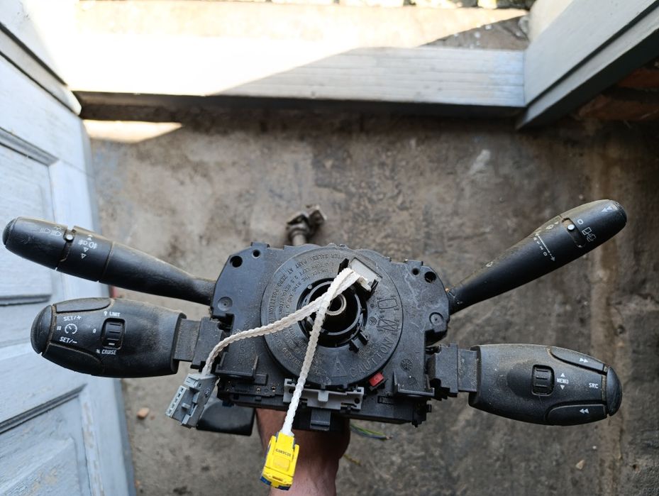 Переключатель підрульовий Берлінго Партнер Б9 2008-2017