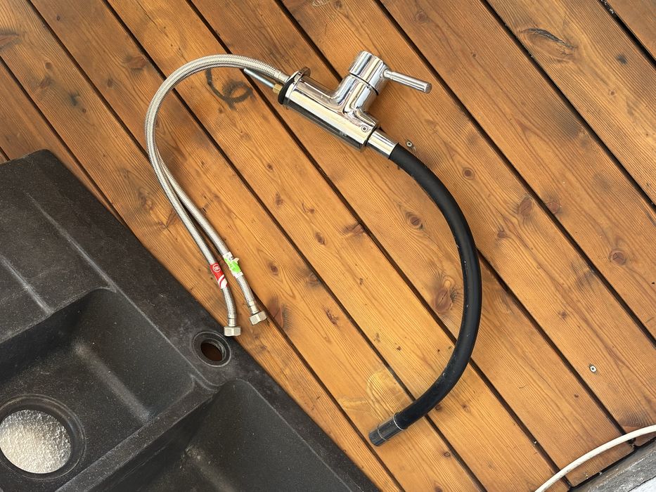 Zlewozmywak z bateria