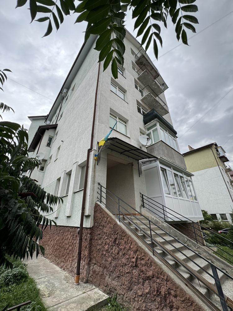 Дворівнева квартира в центрі Винник Винна гора