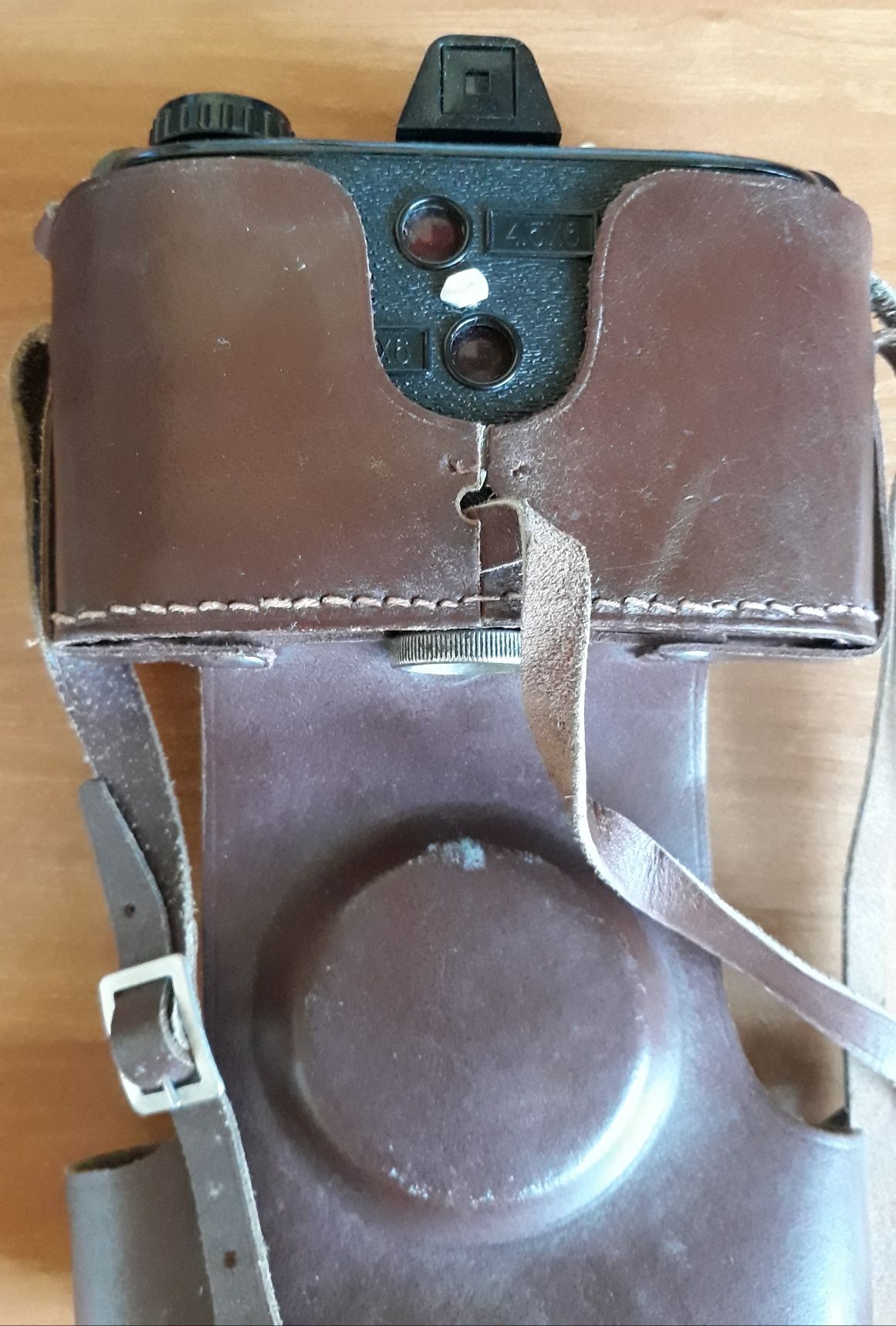 Stare aparaty fotograficzne Balda i Druh z akcesoriami.